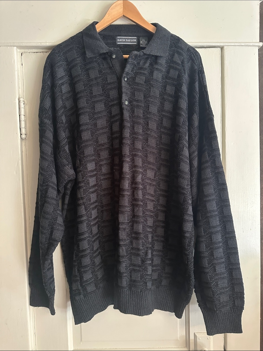 Vintage David Taylor Men's Black Textured Knit Polo Sweater